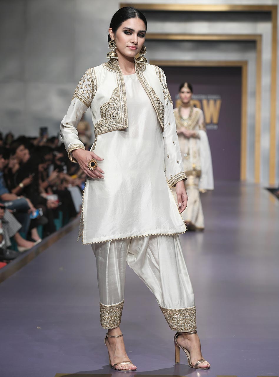 Zainab Chottani | Semi Formals | MEHRAB - Riwayat-e-Khas