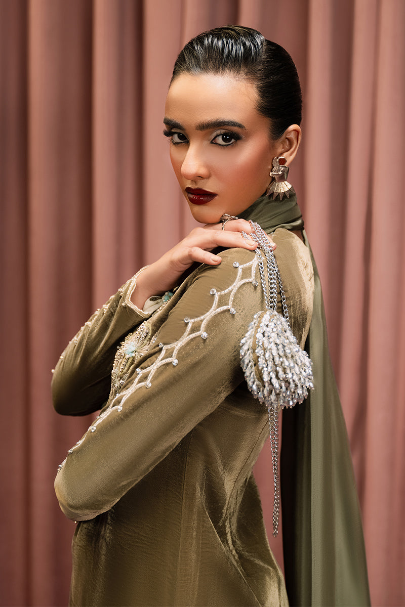 Haute Form | Rose Winter Plush | Honey Glow - Riwayat-e-Khas