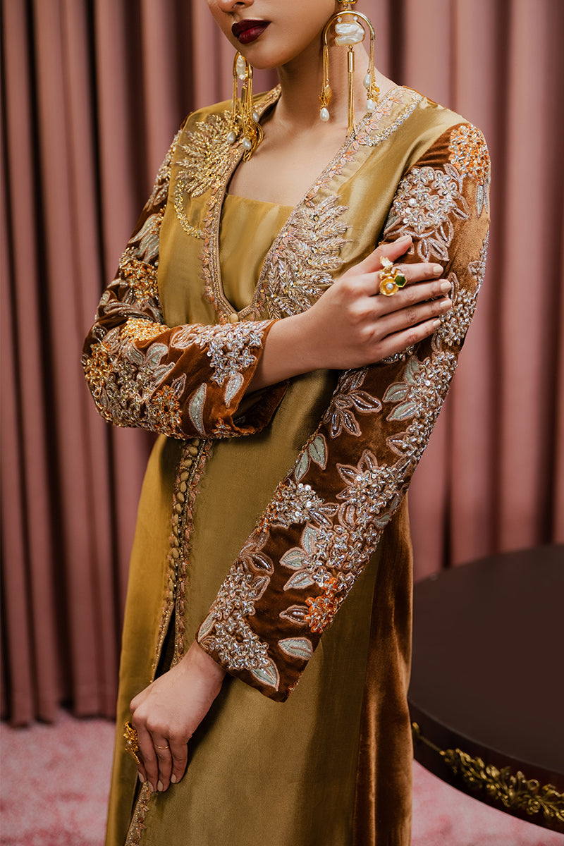 Haute Form | Rose Winter Plush | Heart of Gold - Riwayat-e-Khas