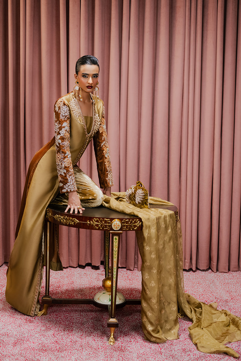 Haute Form | Rose Winter Plush | Heart of Gold - Riwayat-e-Khas