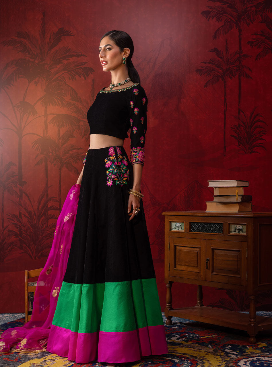 Zainab Chottani | Semi Formals | EZRA