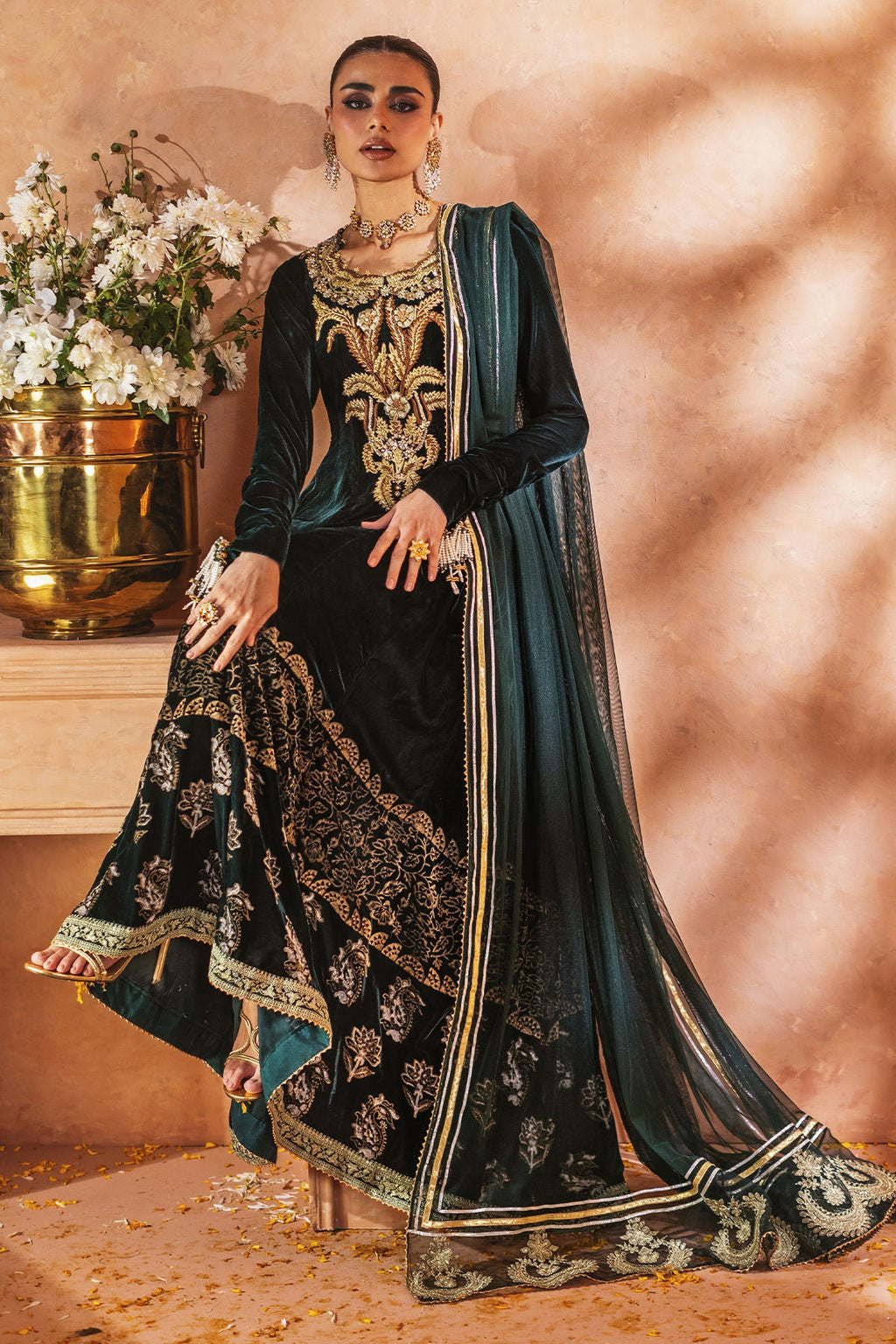 Annus Abrar | Mirha Winter Velour | Nirma Kalidar (Kalidar, Pants and Dupatta)