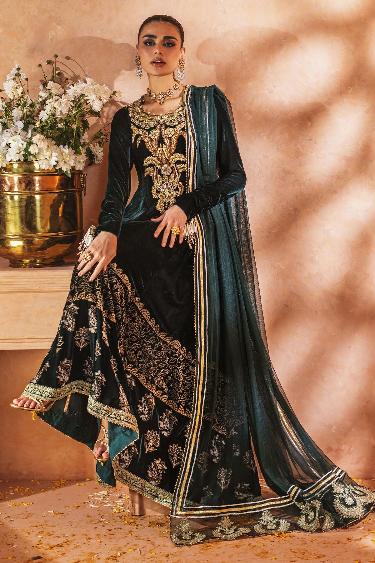Annus Abrar | Mirha Winter Velour | Nirma Kalidar (Kalidar, Pants and Dupatta)