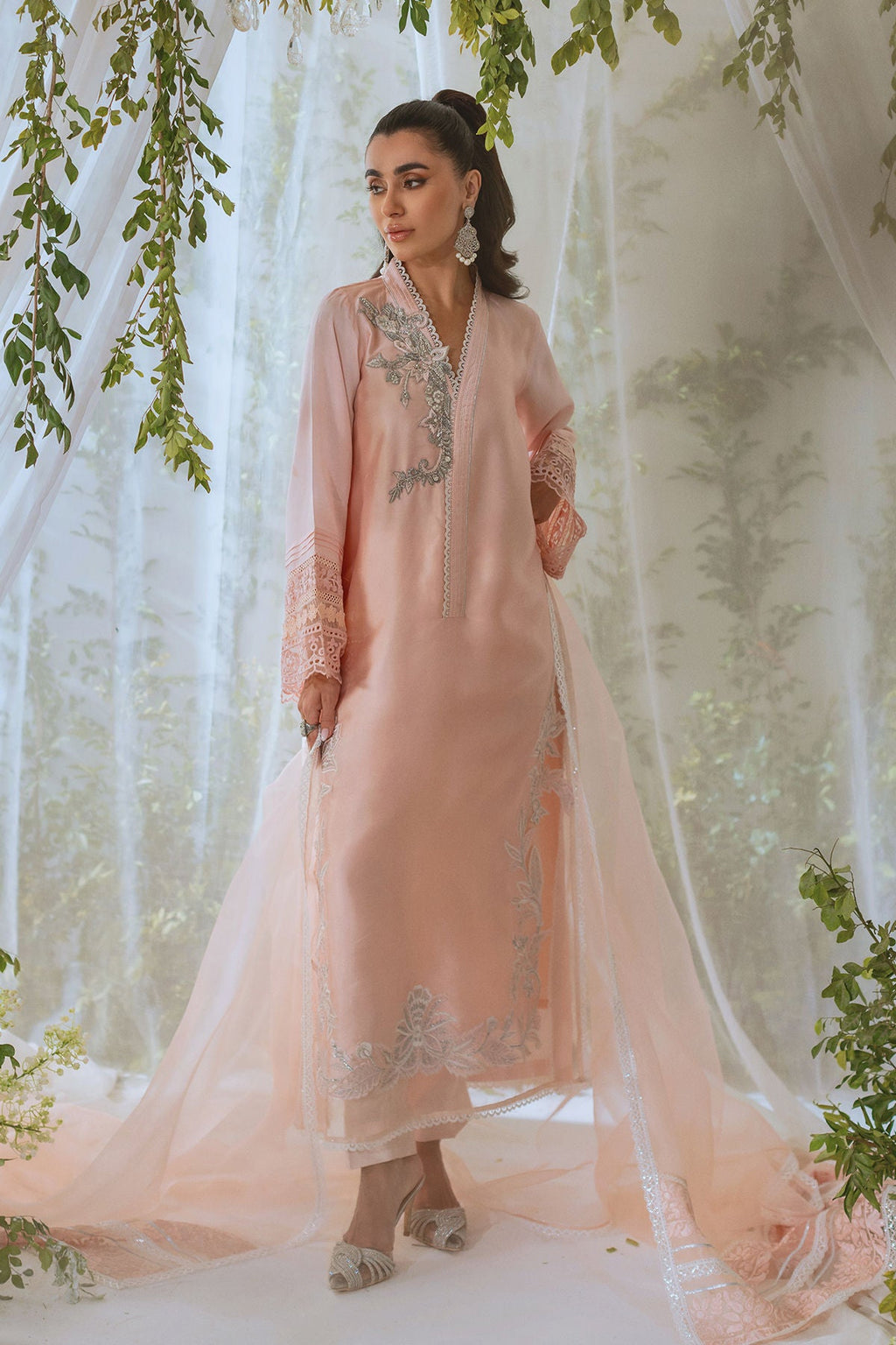 Annus Abrar | Lumi Eid Edit | Nayimah (Shirt and Pants)