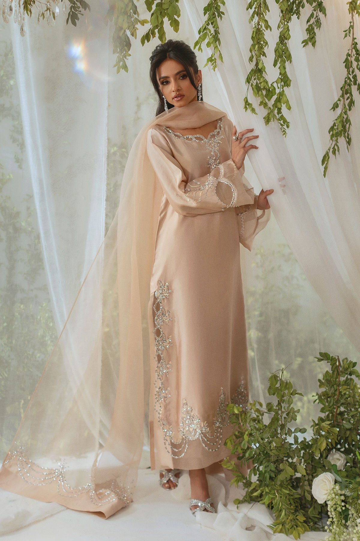 Annus Abrar | Lumi Eid Edit | Meysana (Shirt and Pants)