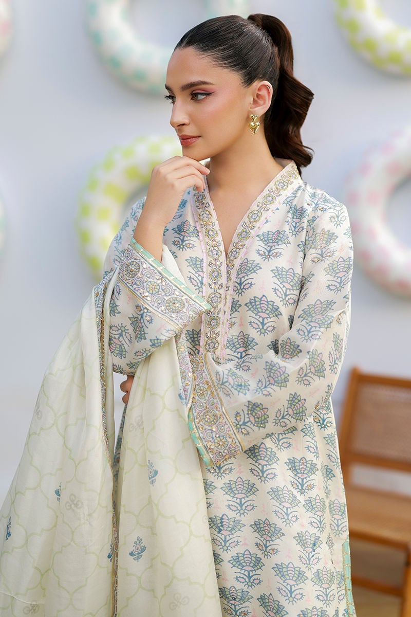 Ansab Jahangir | The Girls Eid Luxury Pret 26 | Starling