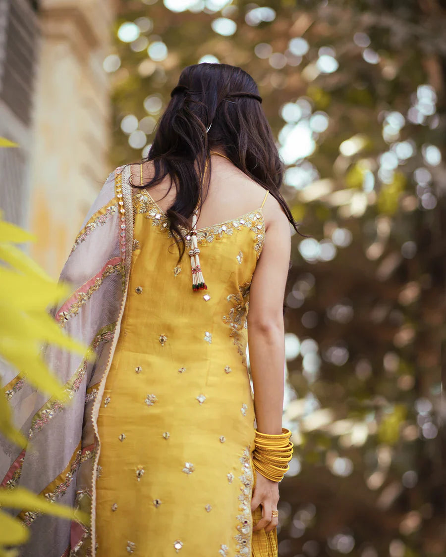 Faiza Saqlain | Dhoop Kinaray | FARA