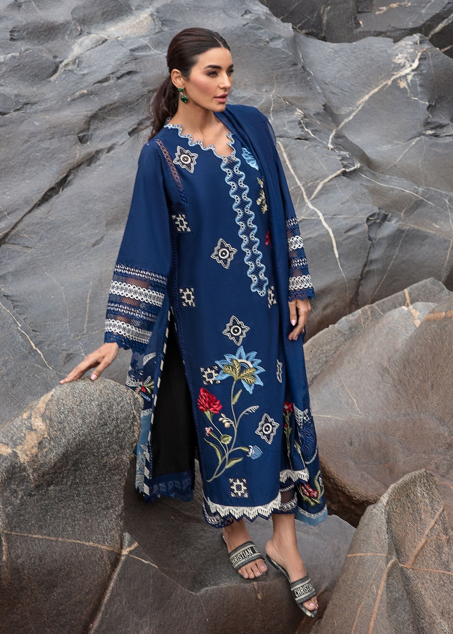 Crimson | Lawn 2024 | Into The Wild - Midnight Blue