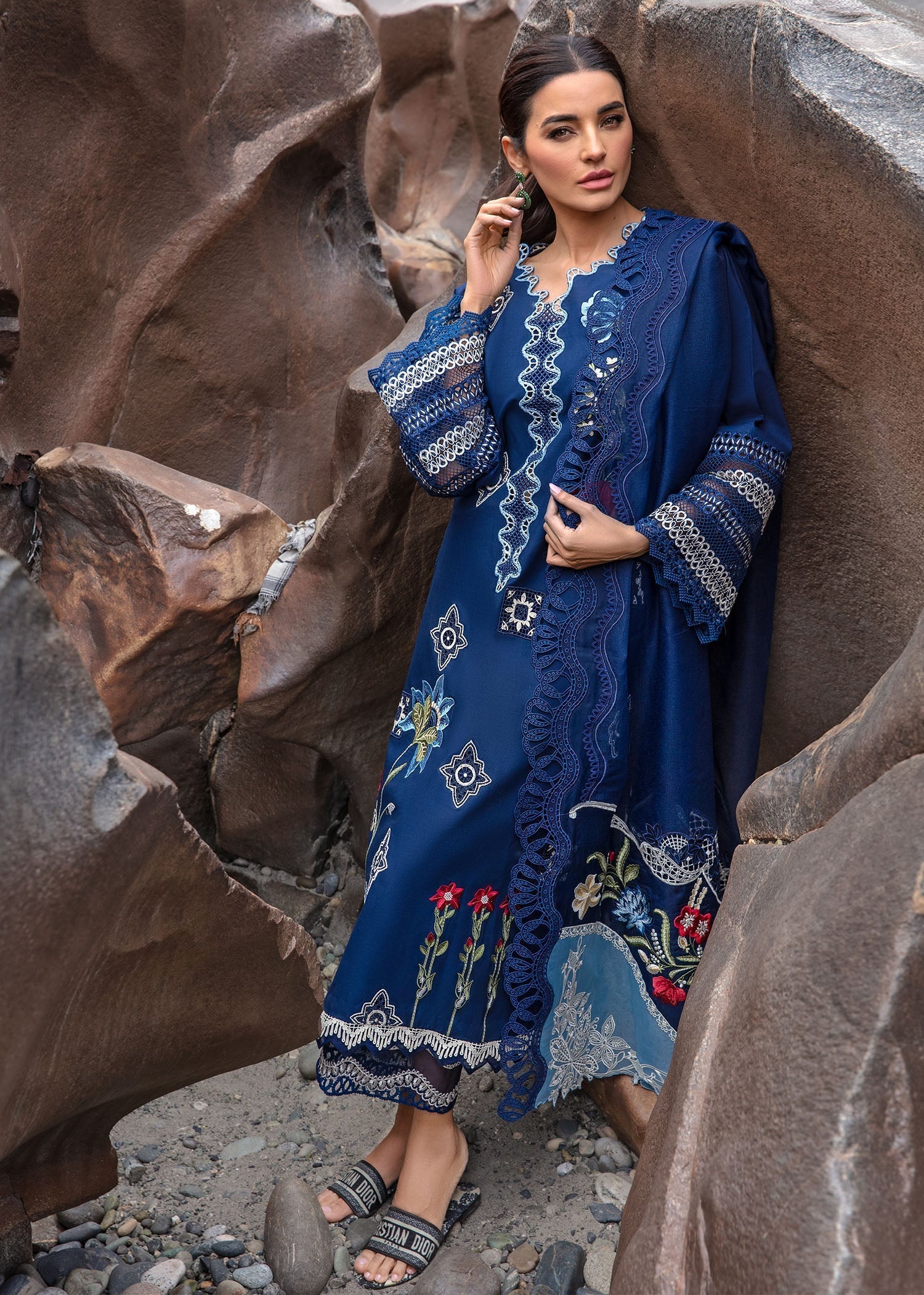 Crimson | Lawn 2024 | Into The Wild - Midnight Blue