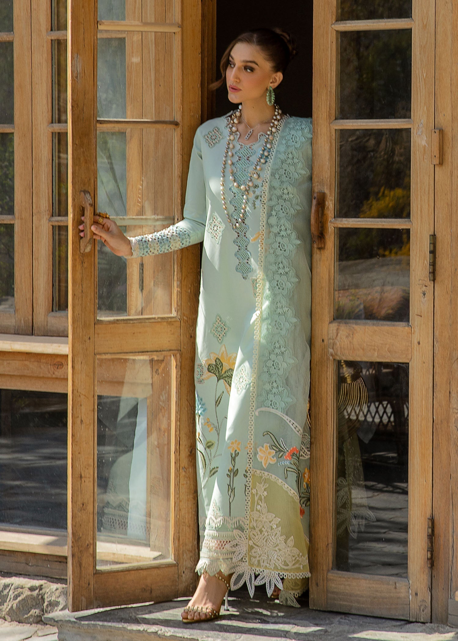 Crimson | Lawn 2024 | Into The Wild - Aqua