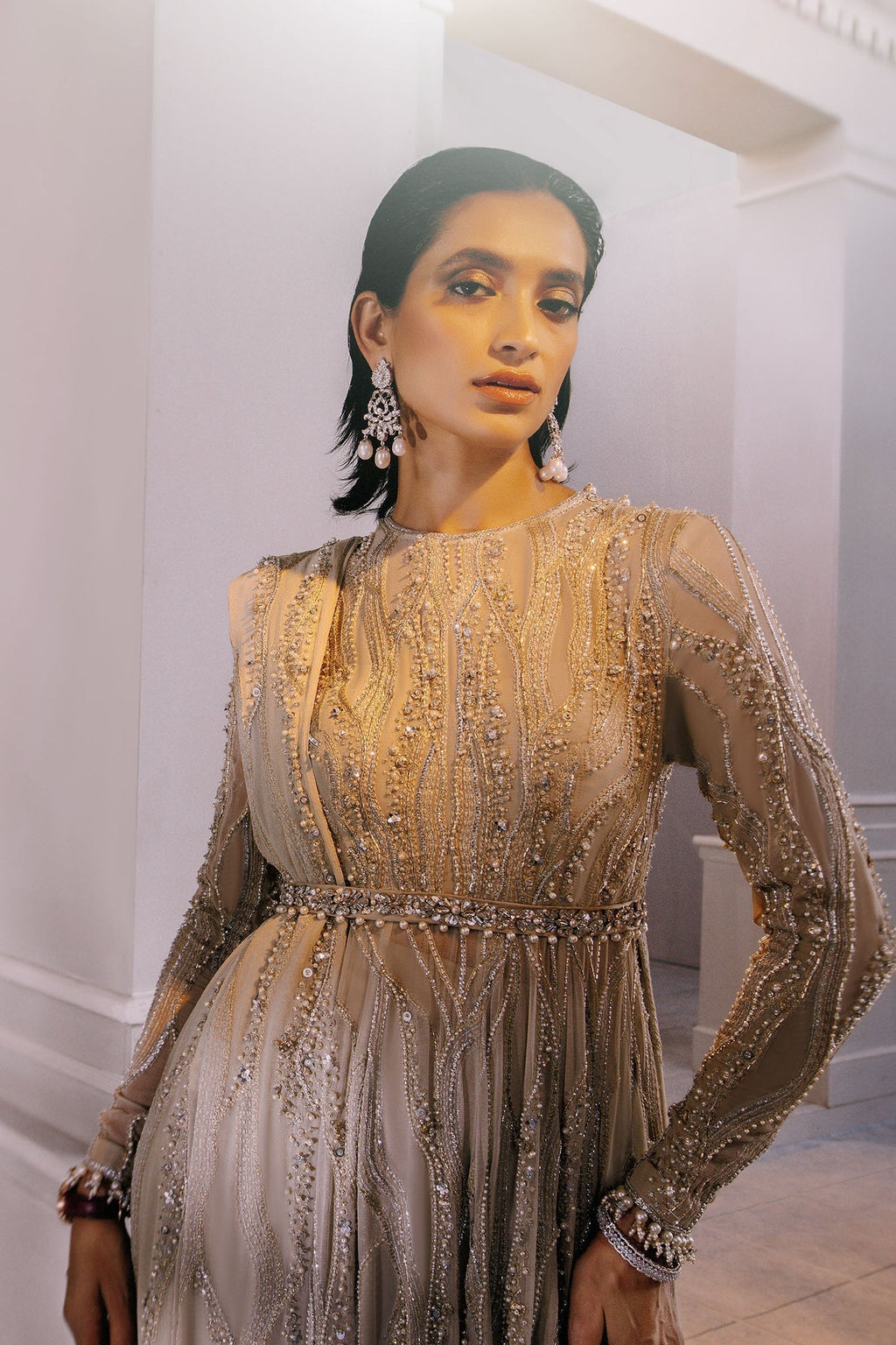 Elan | Demi Couture Onirique | LUISANTE D'OR (EP-20856) - House Of Anaya