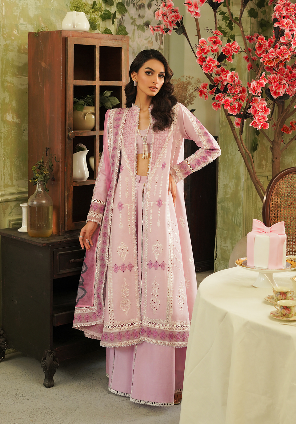 Zarqash | Tresor Luxury Lawn 24 | ZQT 001 FAYE - Riwayat-e-khas