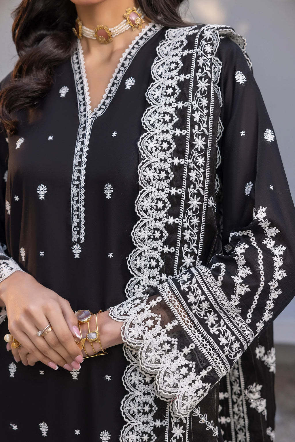 LSM | Embroidered Collection | 01 - Riwayat-e-Khas