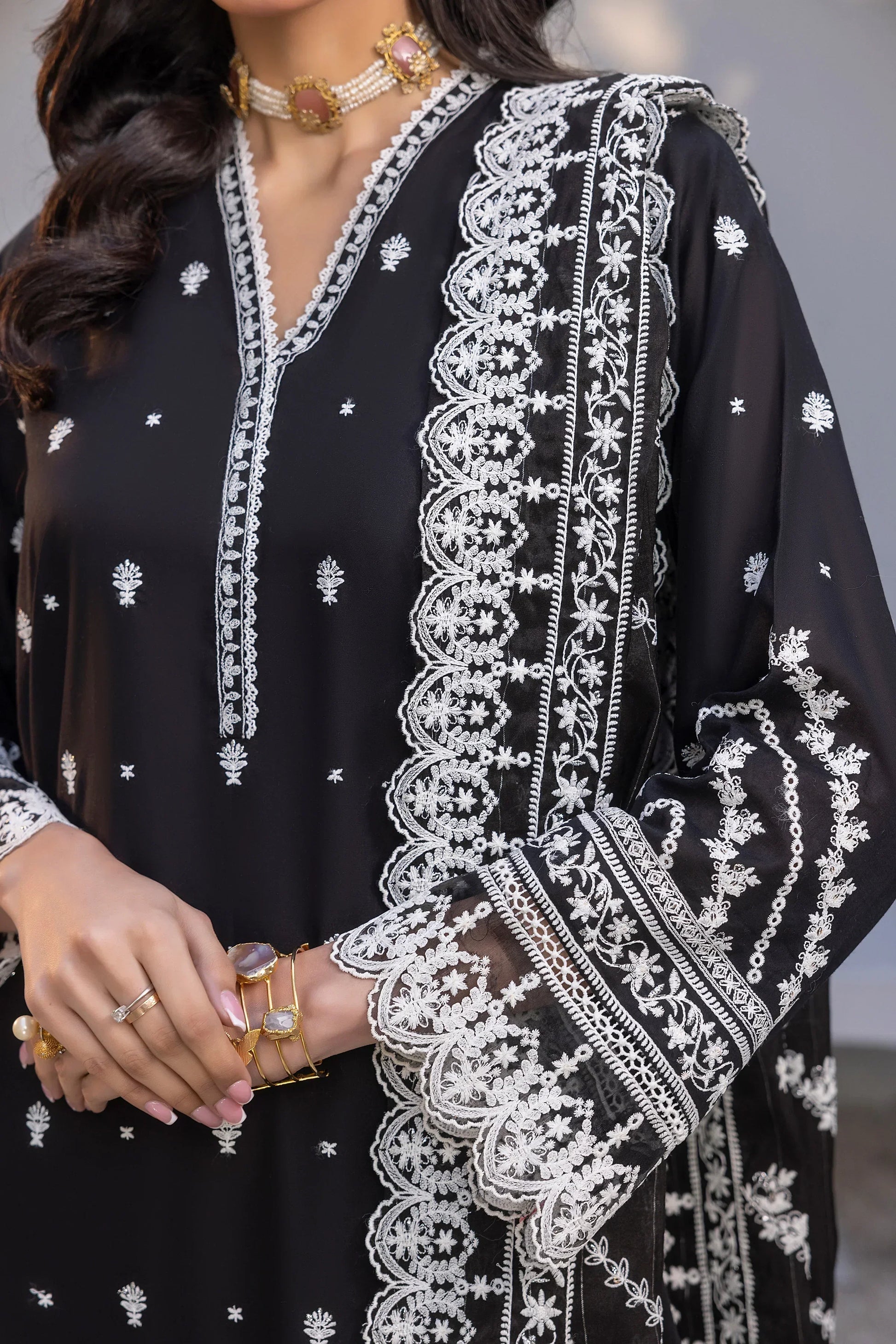 LSM | Embroidered Collection | 01 - Riwayat-e-Khas