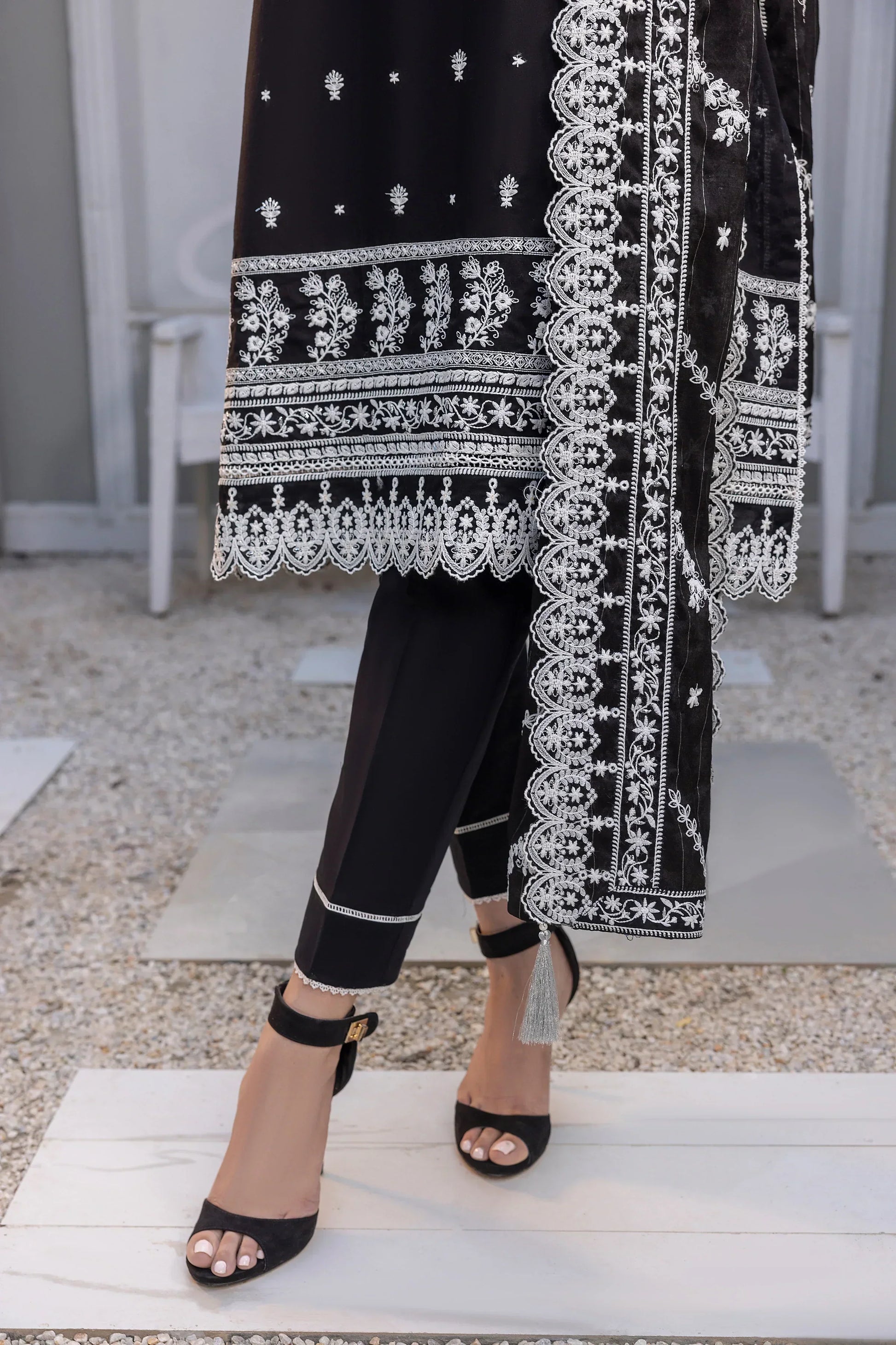 LSM | Embroidered Collection | 01 - Riwayat-e-Khas