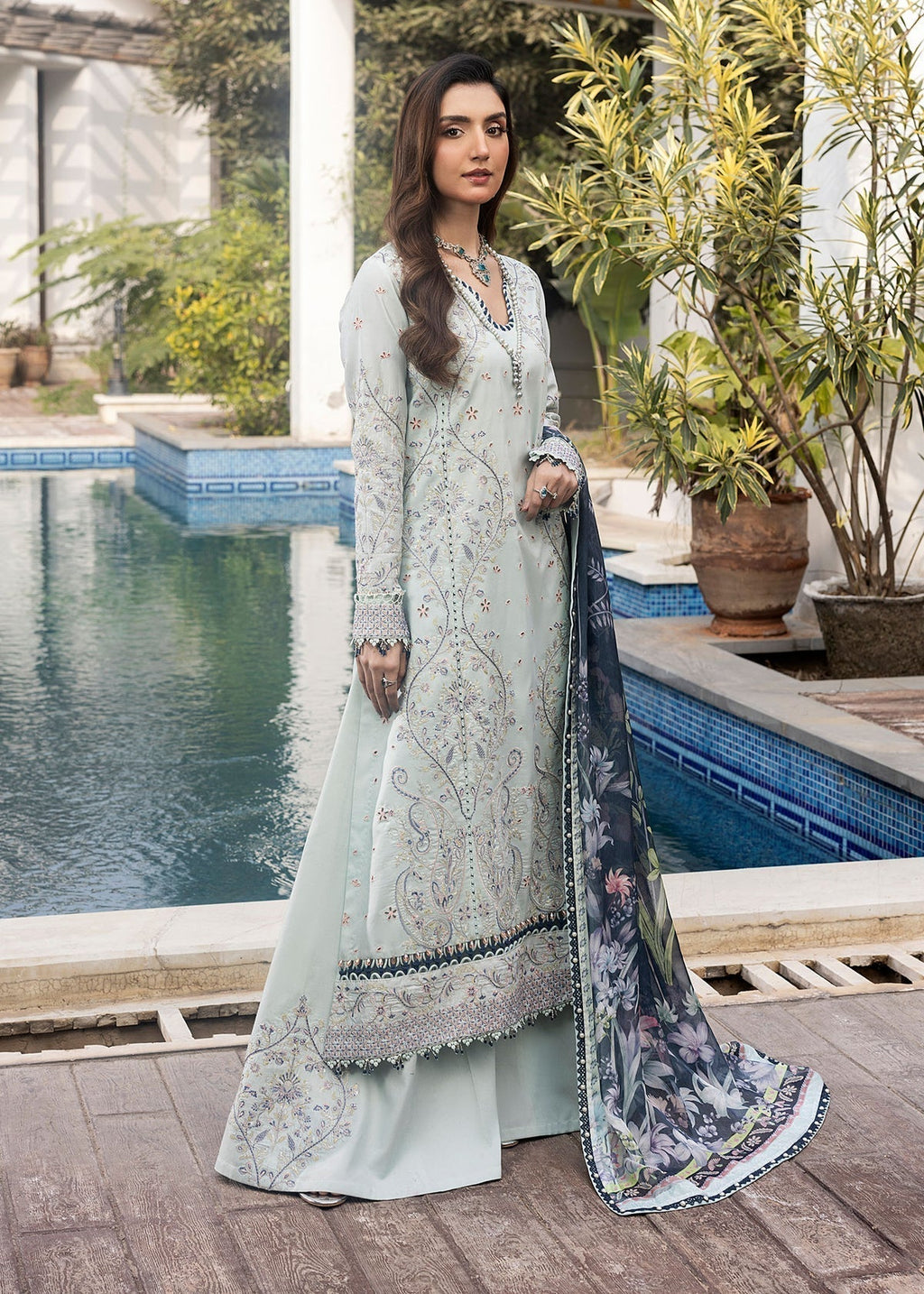 Shurooq | Luxury Lawn 25 | Evie