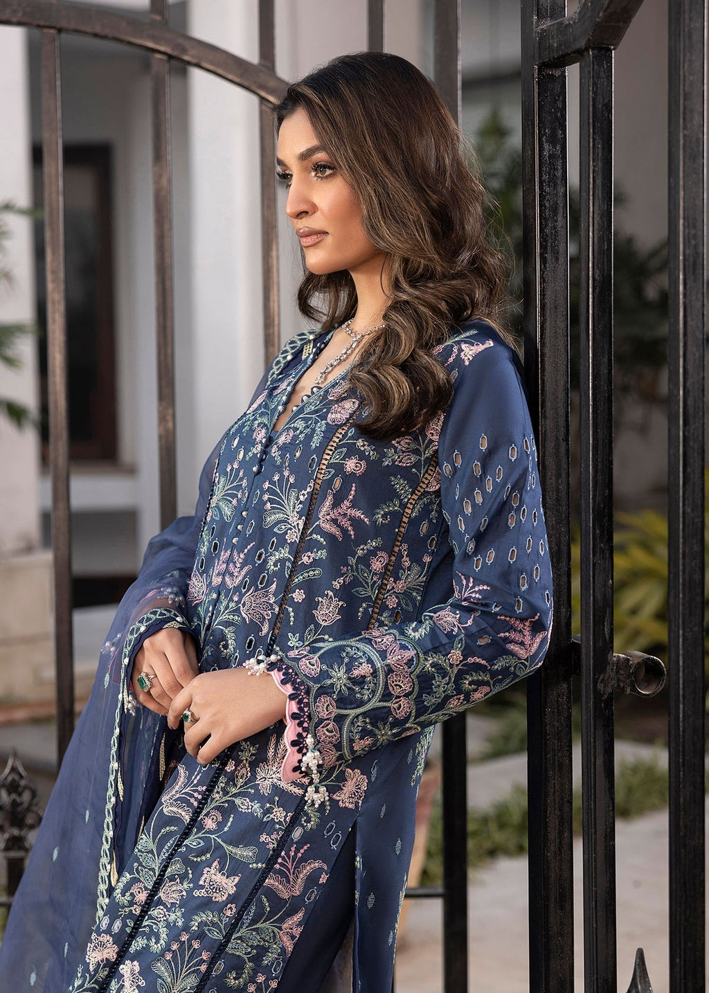 Shurooq | Luxury Lawn 25 | Mira