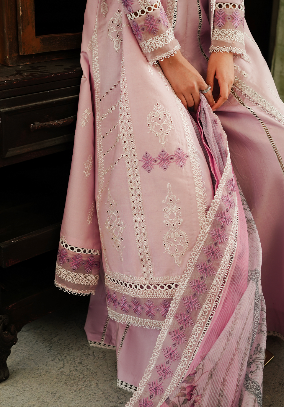 Zarqash | Tresor Luxury Lawn 24 | ZQT 001 FAYE - Riwayat-e-khas