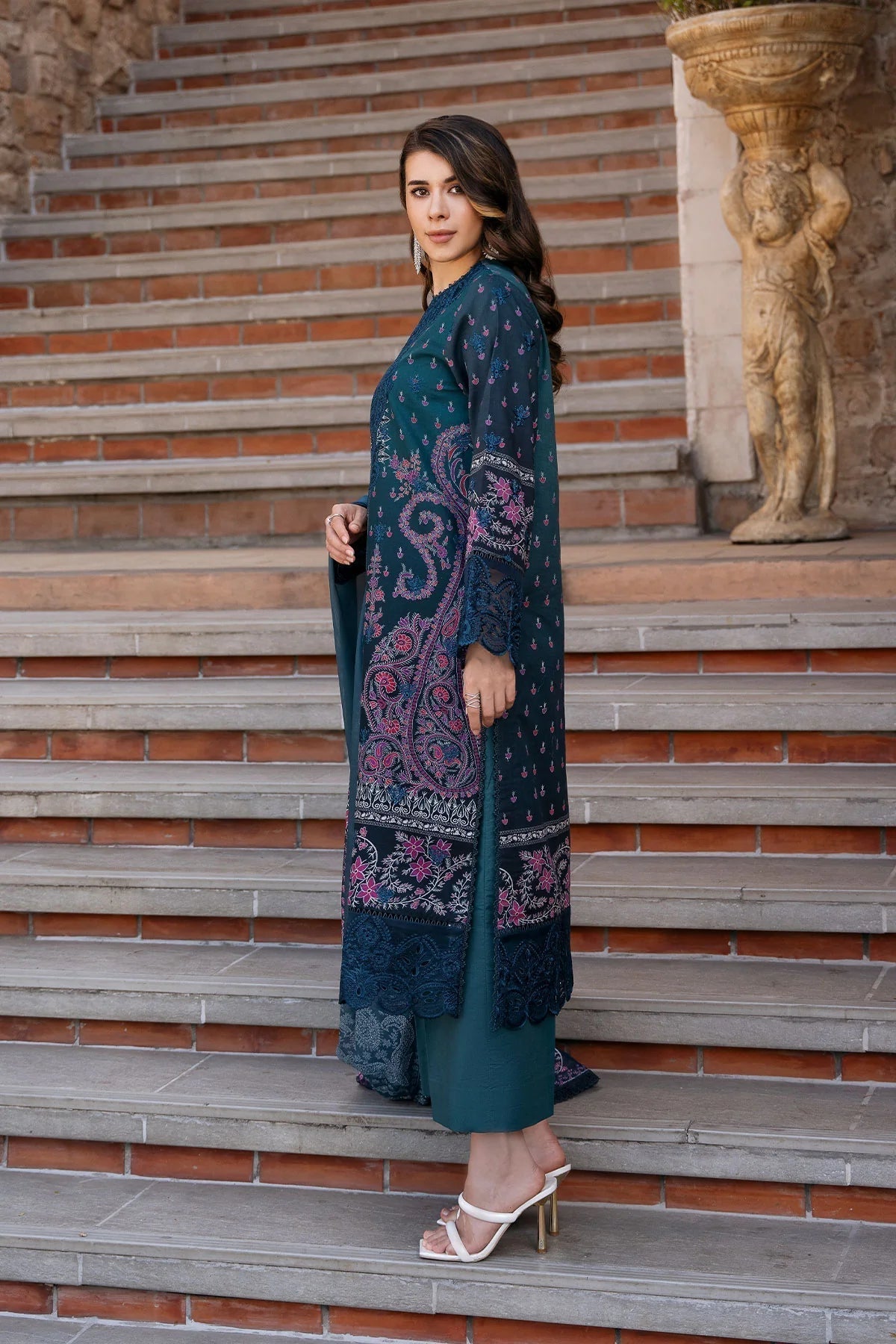 Afrozeh | Damask The Holiday Edit '25 | Azrina B