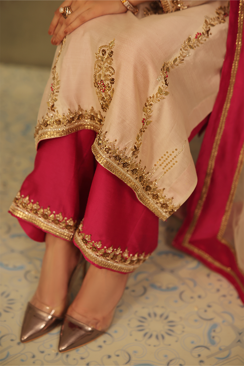 Mona Imran | Dilzaib Formals | Sahiba - Riwayat-e-Khas