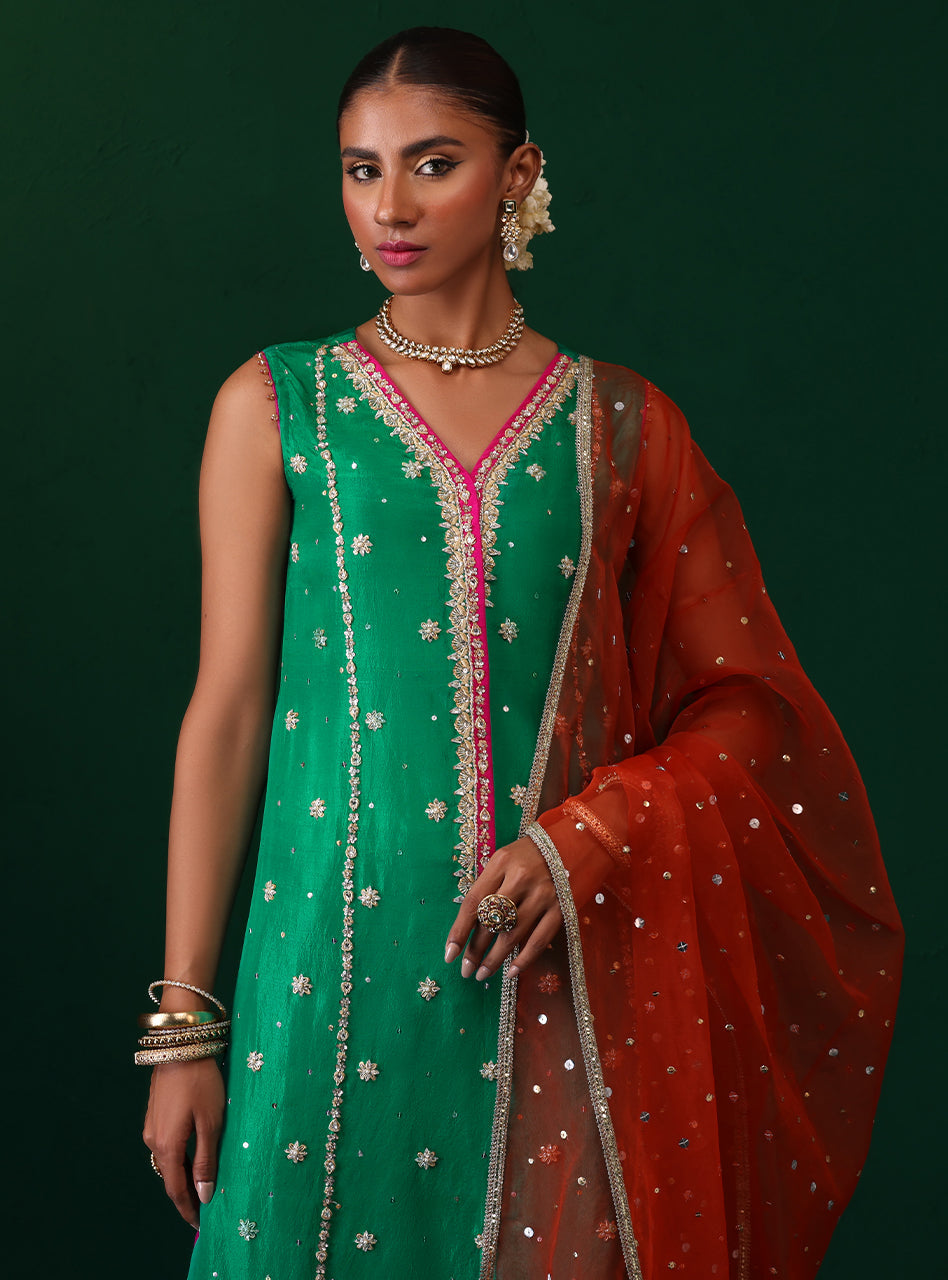 Zainab Chottani | Semi Formals | MAREENA