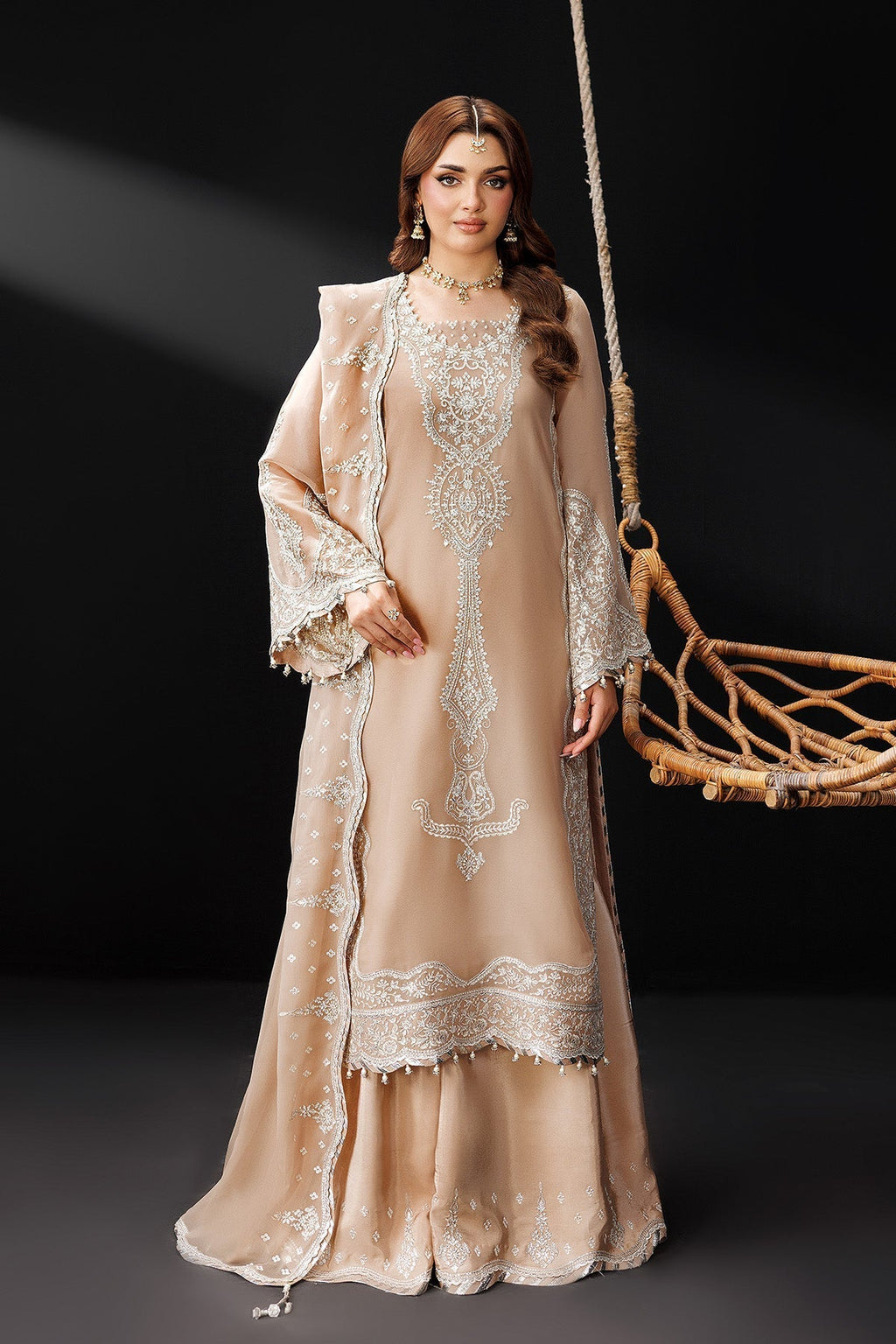 Alizeh | Dua Formals 26 | AF-DUA-3031-Gilded Lace