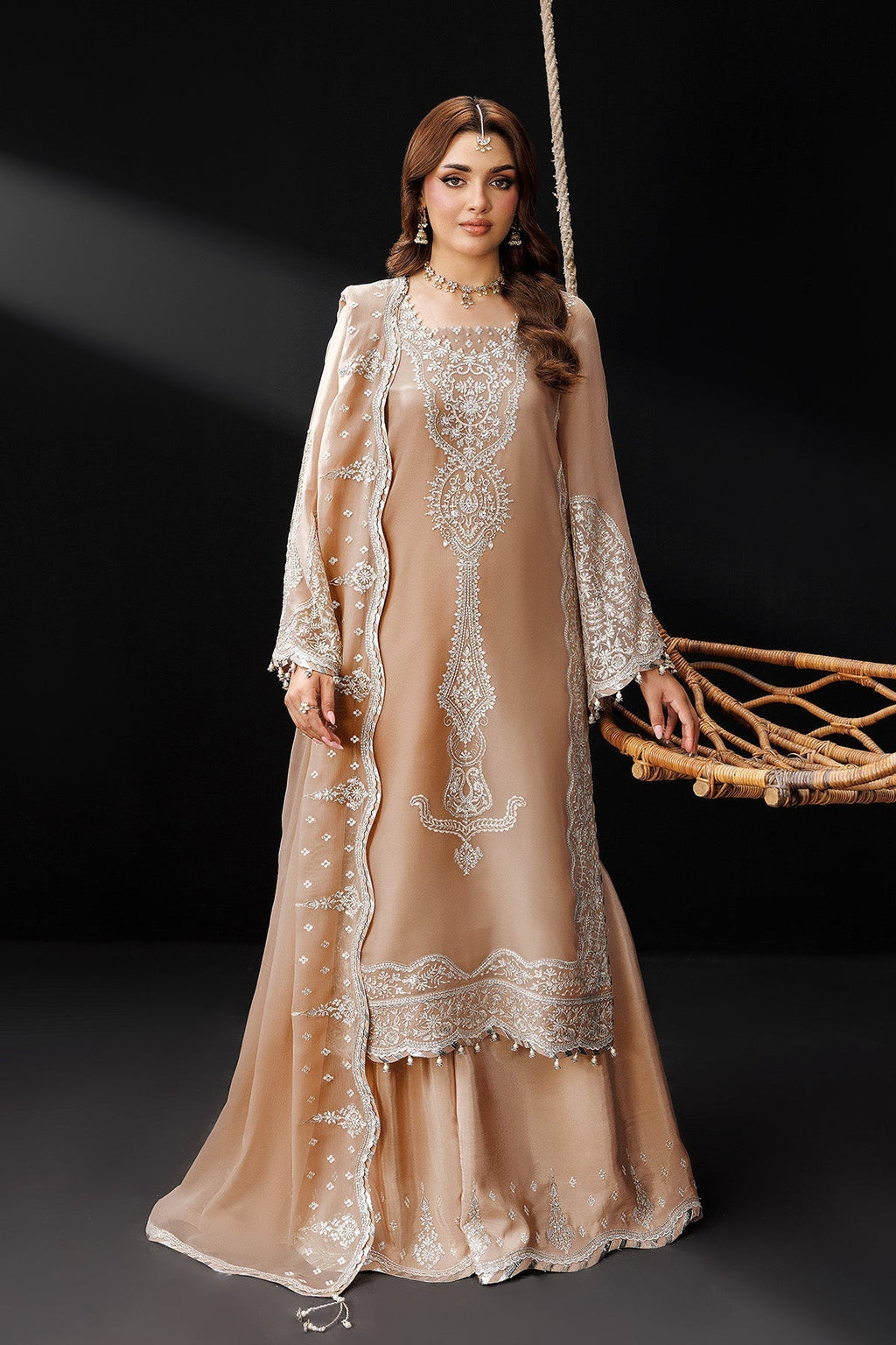 Alizeh | Dua Formals 26 | AF-DUA-3031-Gilded Lace