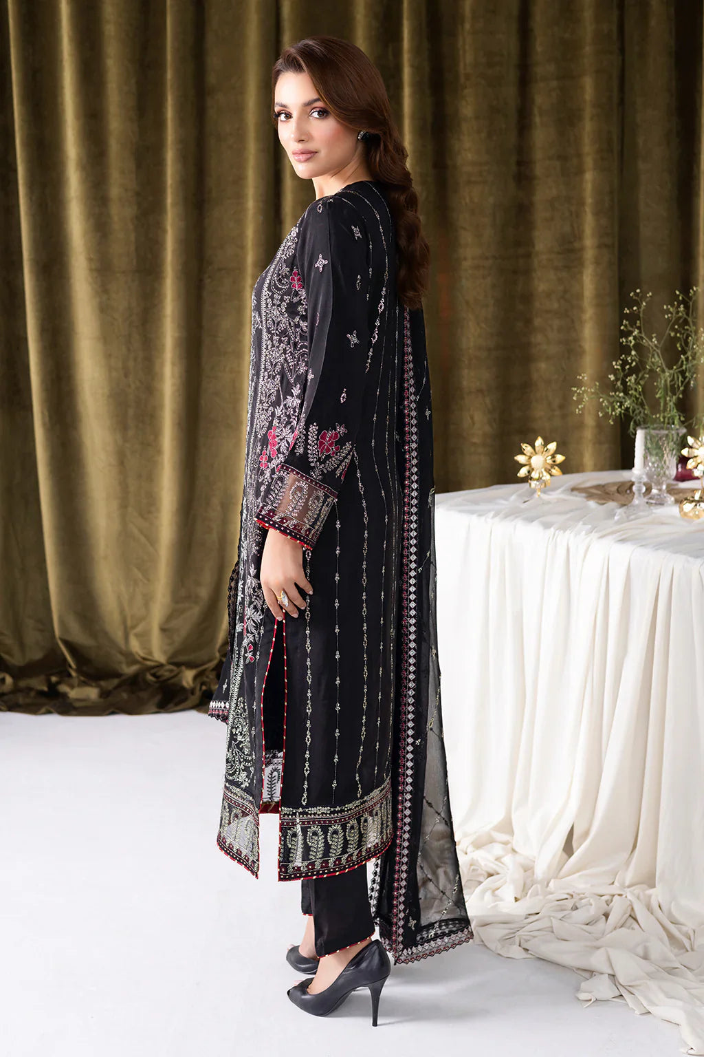 RAMSHA | Aangan Luxury Rawsilk Vol 01. | AA-105