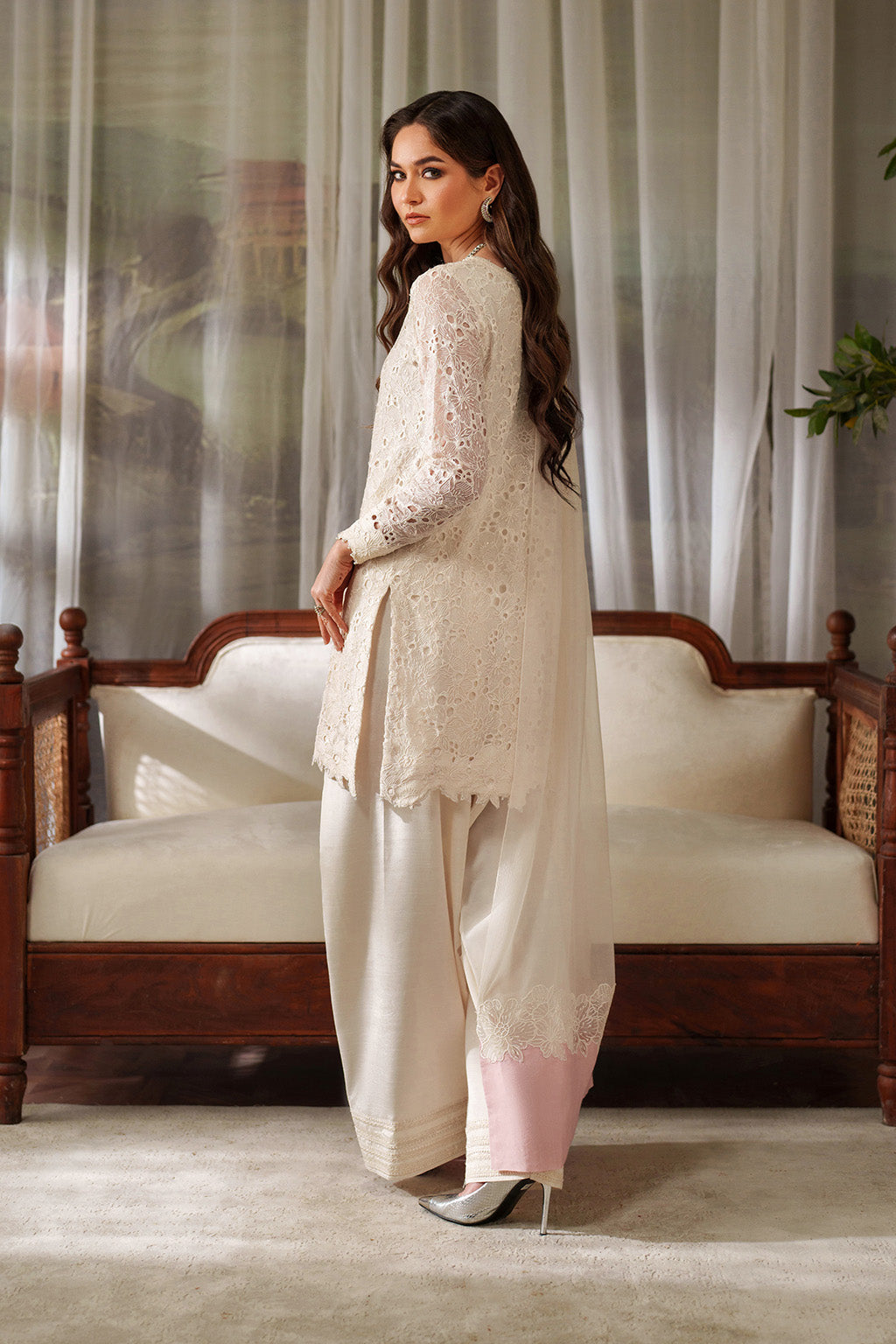 Iznik | Exclusive Formals | UE-532 Embroidered Chiffon