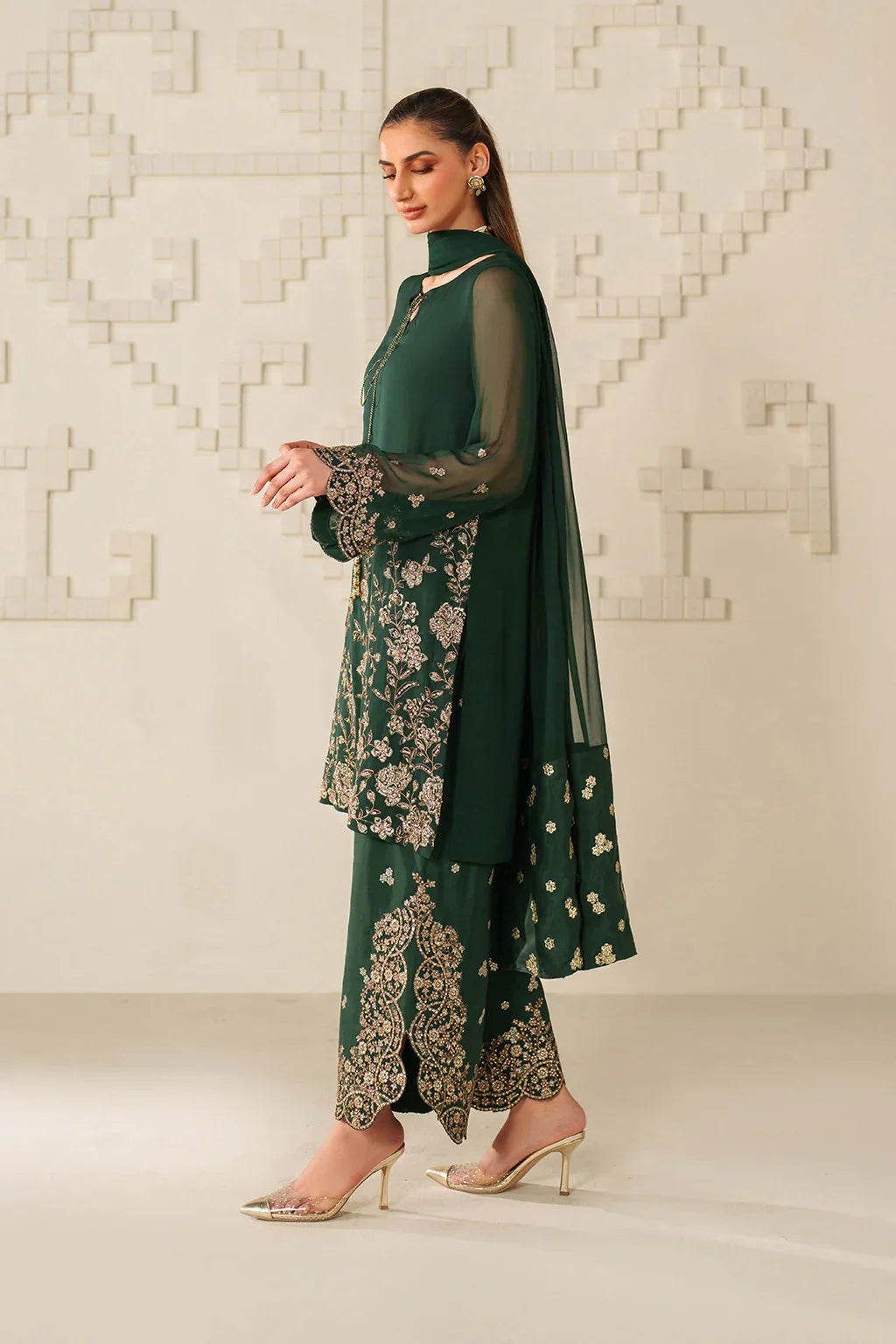 Iznik | Festive Formals | UE-619 Embroidered Chiffon