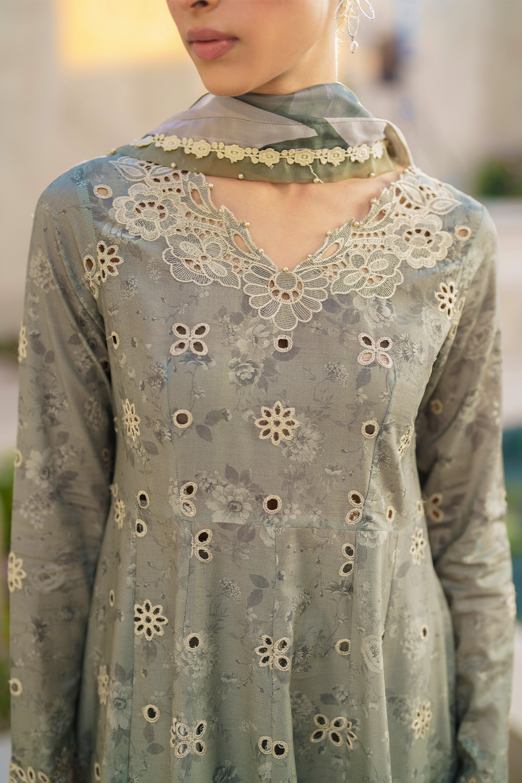 Iznik | Festive lawn 24 | SFL-10 - House Of Anaya