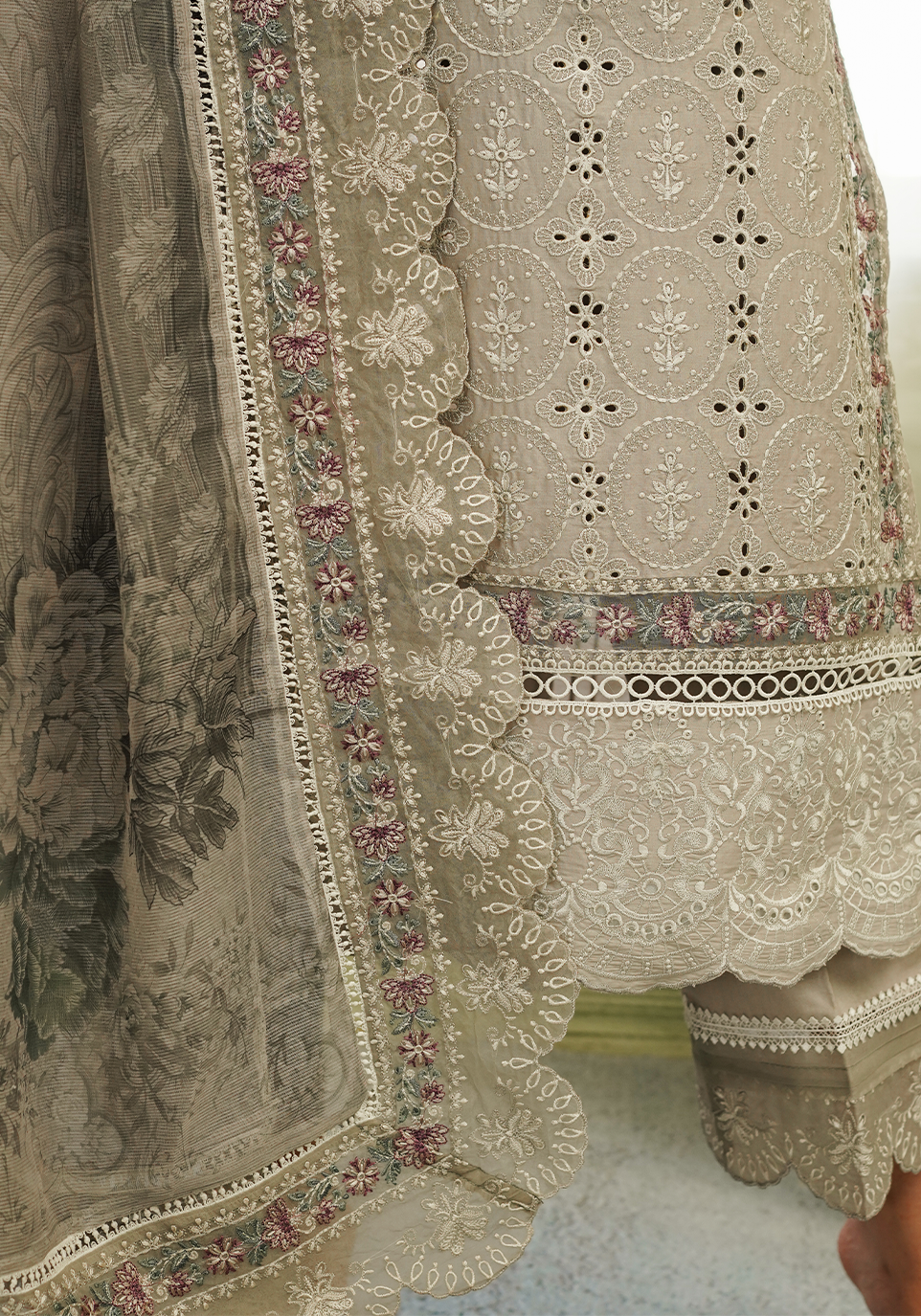 Zarqash | Tresor Luxury Lawn 24 | ZQT 002 ROSEMARY - Riwayat-e-khas