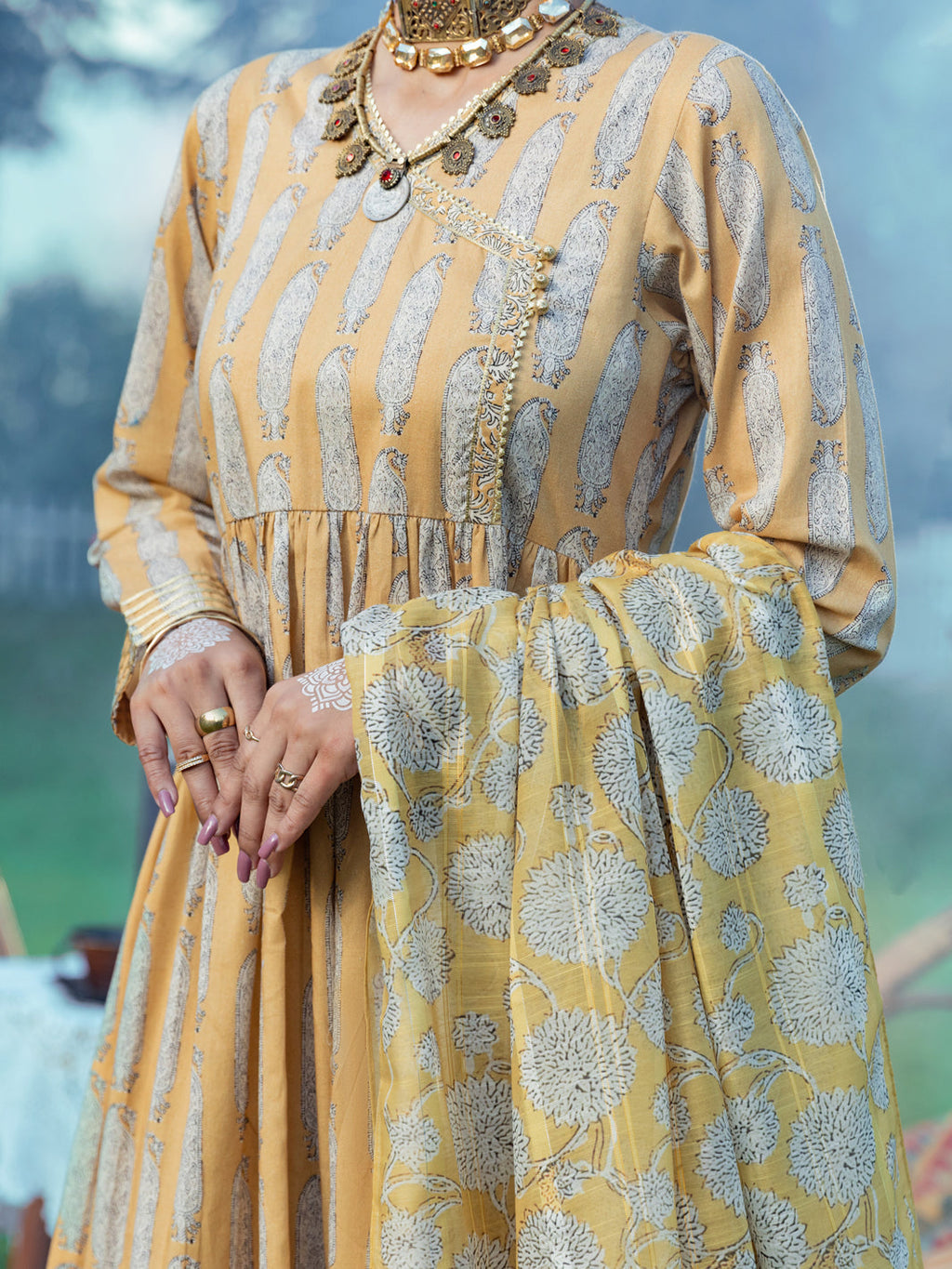 Almirah | Luxury Edit | AWP-3PS-573