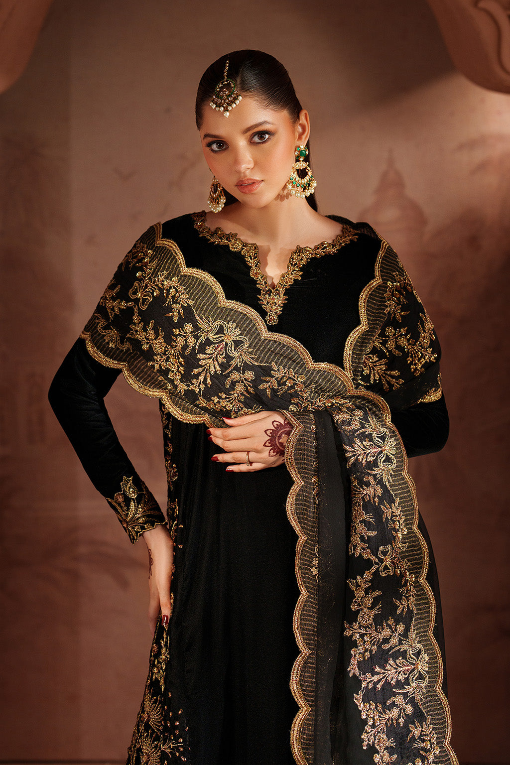 Iznik | Velvet 25 | IV-62 Embroidered Velvet