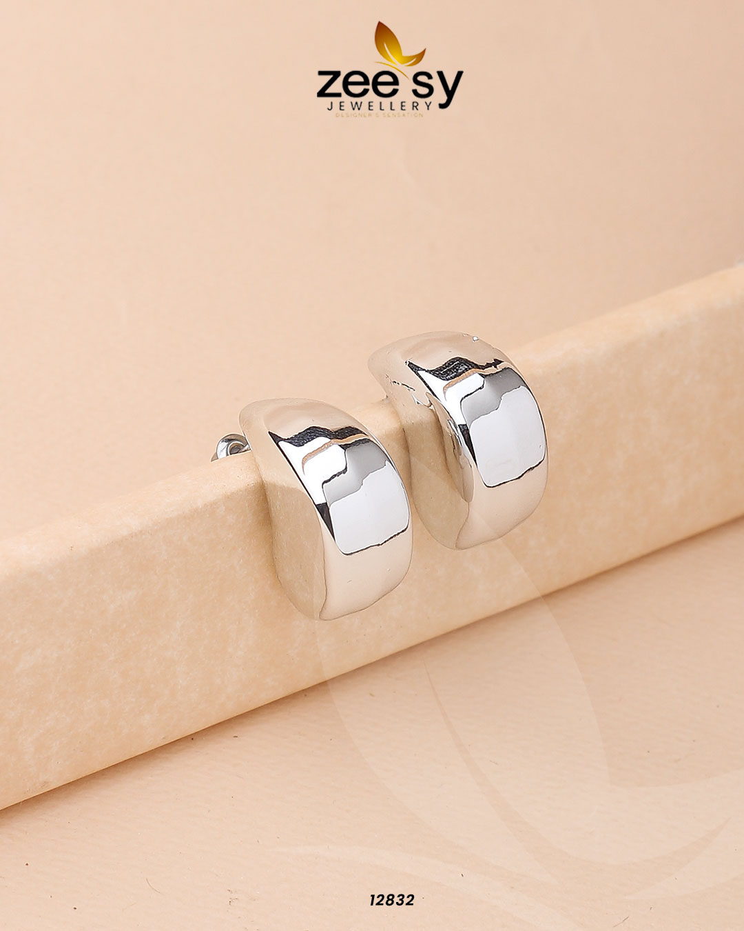 Crescent Hoop Earrings - Libasekhas