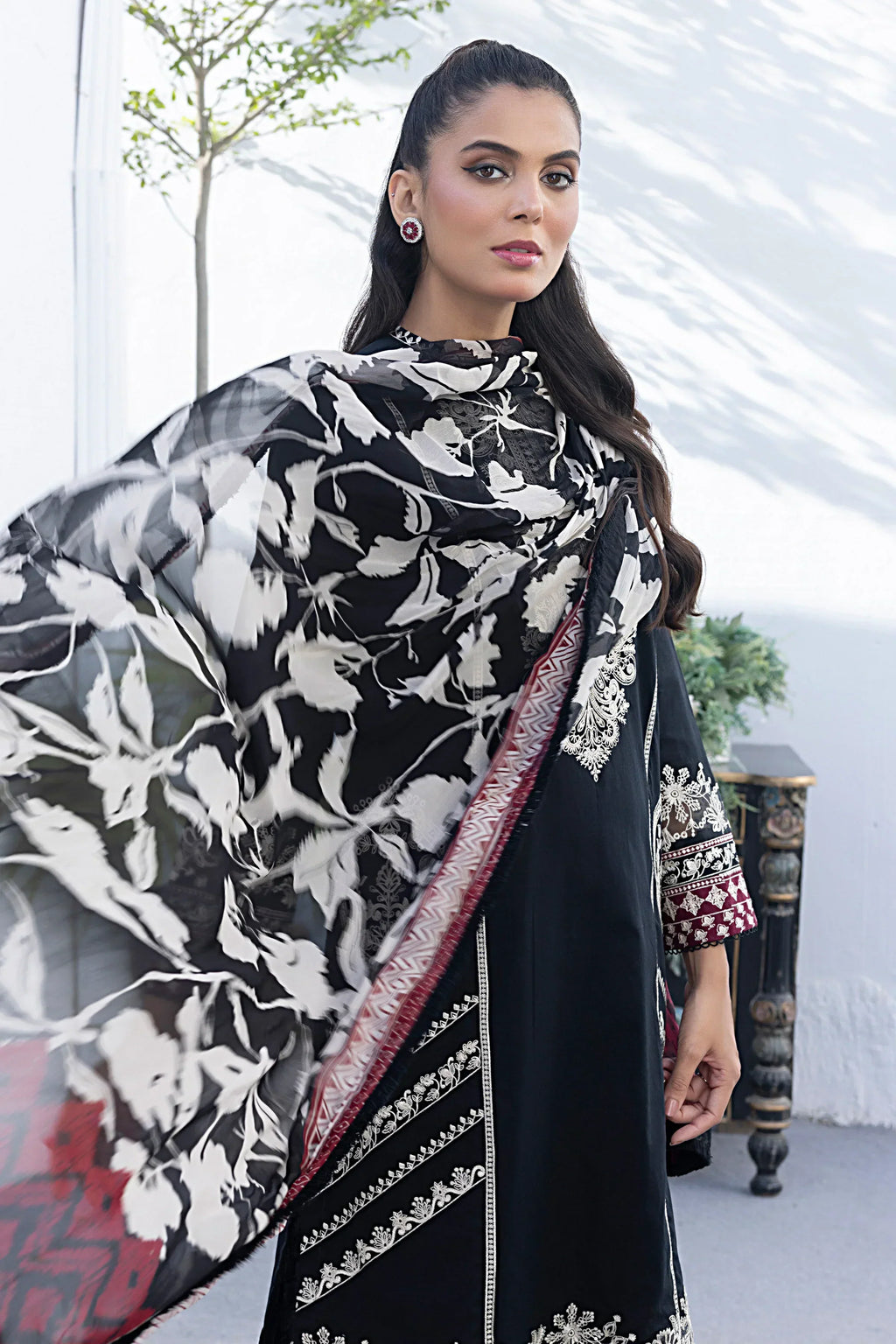 LSM | Spring Embroidered | 0021 - Riwayat-e-Khas