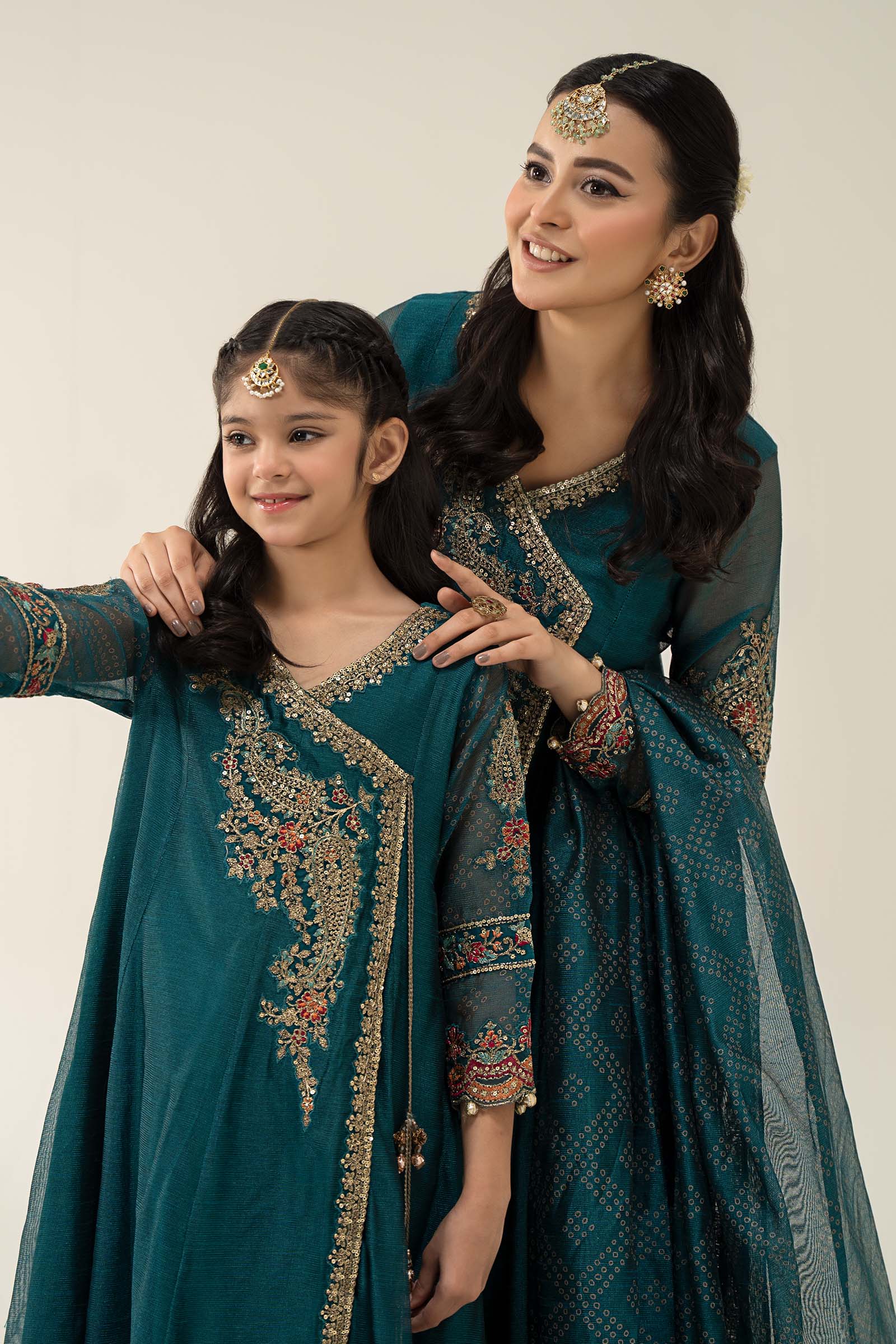 Maria B | 3 Piece Embroidered Paper Cotton Suit | MKD-W24-22 - Libasekhas