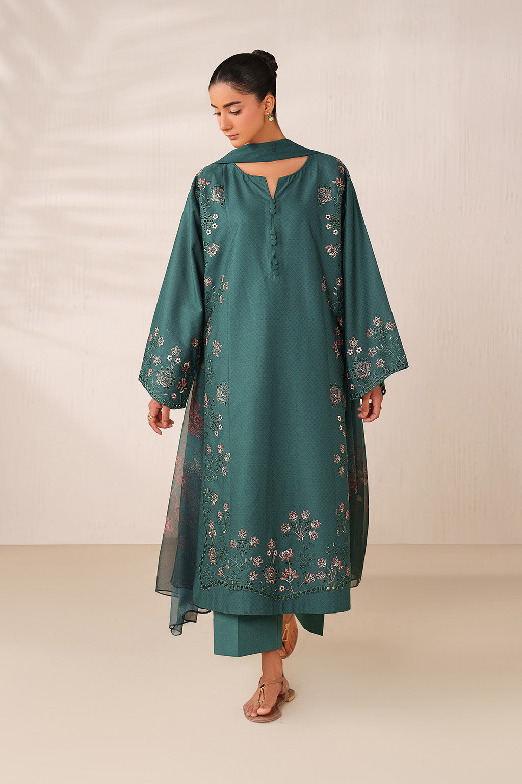 Iznik | Ramadan Edit | UE-625 Embroidered Lawn