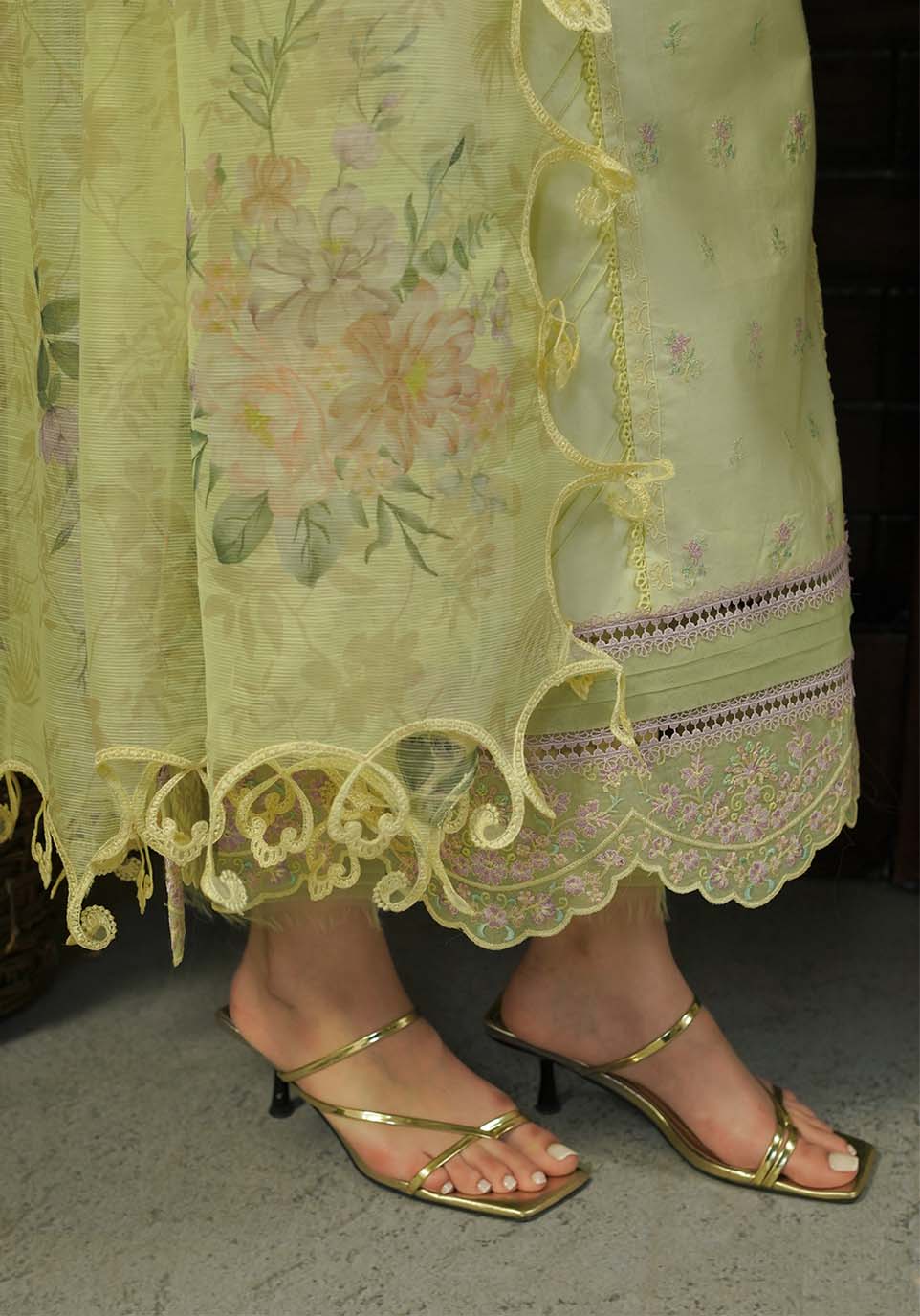 Zarqash | Tresor Luxury Lawn 24 | ZQT 008 PRIMROSE - Riwayat-e-khas