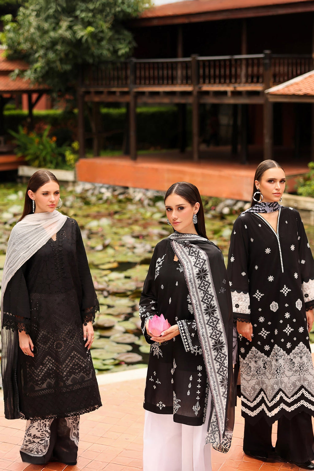 Baroque | Embroidered Lawn | SF-4194