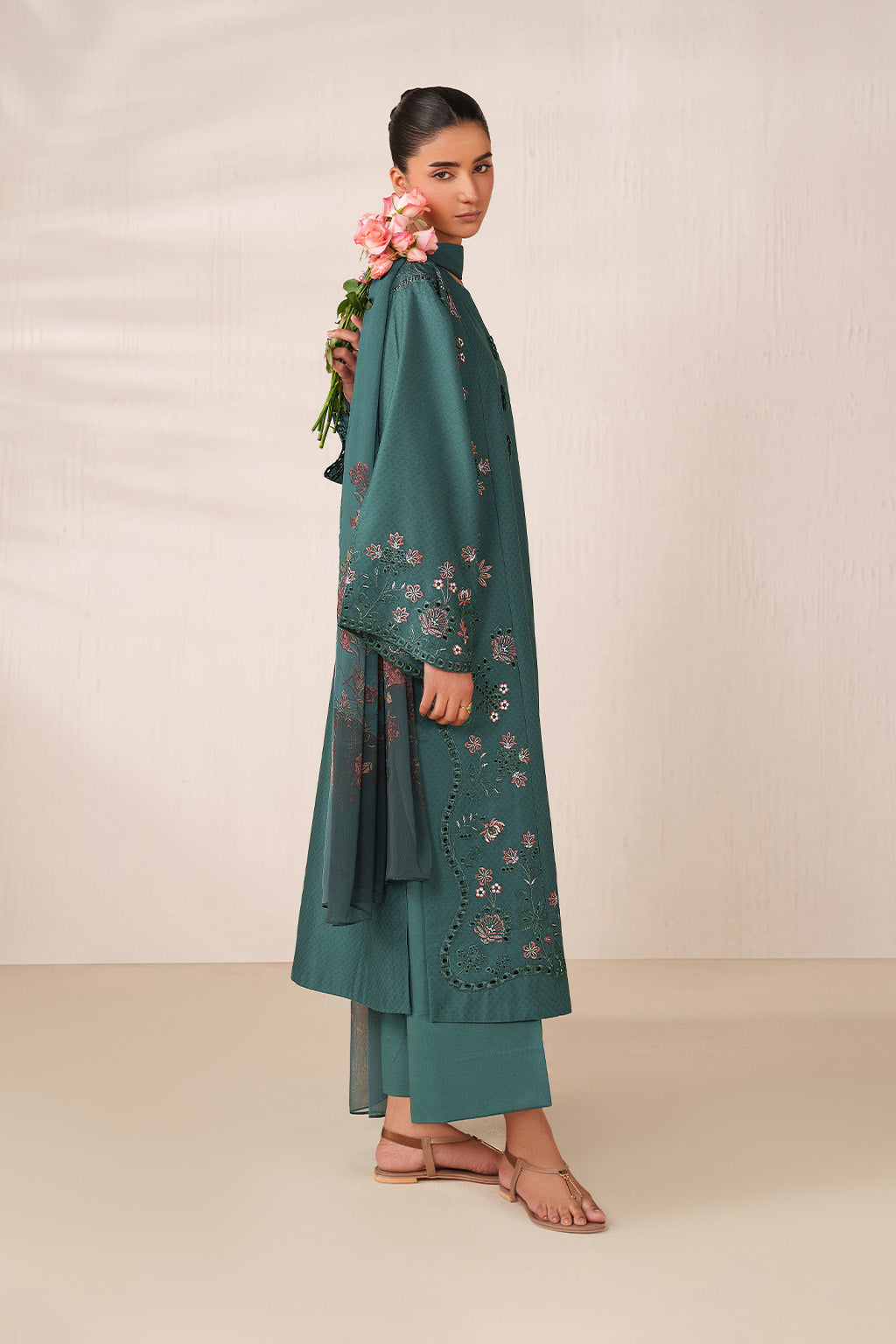 Iznik | Ramadan Edit | UE-625 Embroidered Lawn