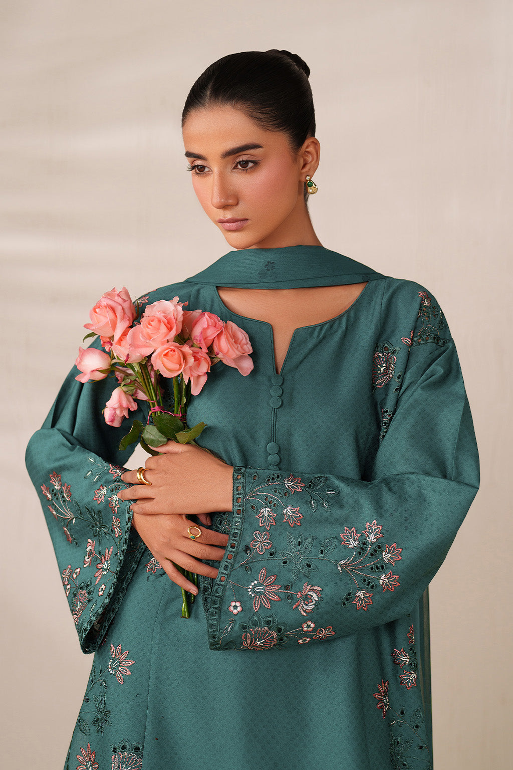 Iznik | Ramadan Edit | UE-625 Embroidered Lawn