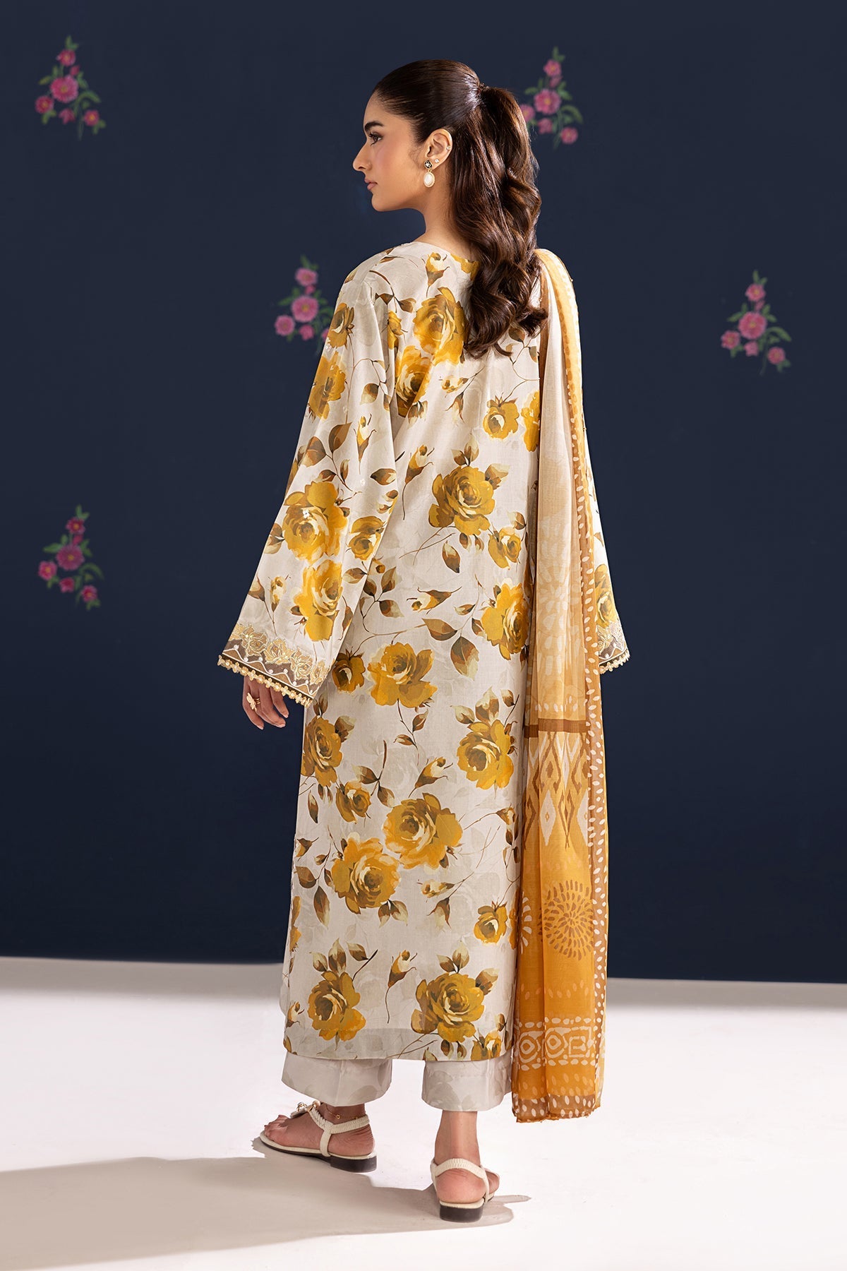 Baroque | Embroidered Lawn | SF-4462