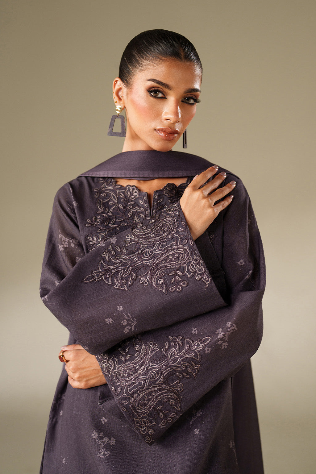 Iznik | Winter Chapter 25 | UE-558 Printed Khaddar