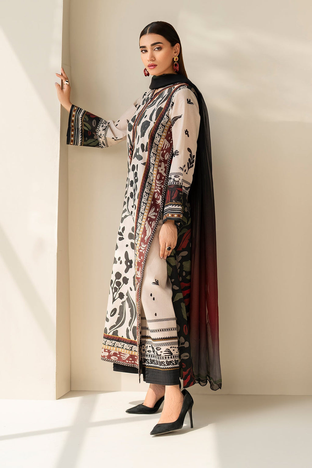 Baroque | Embroidered Lawn | SF-4199