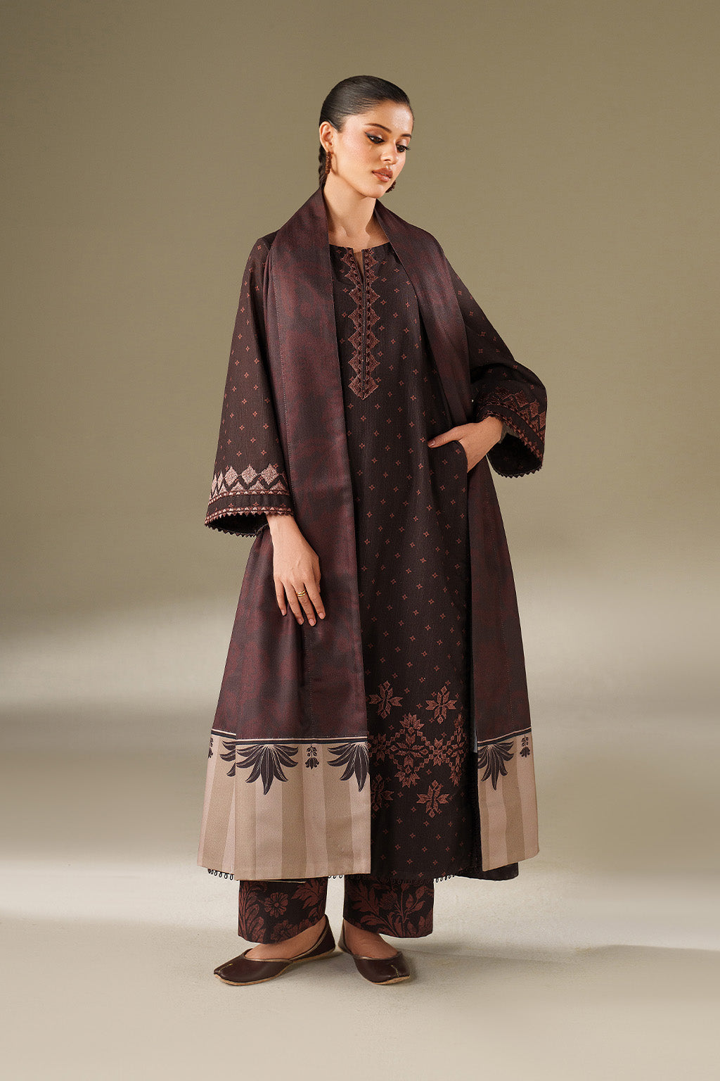 Iznik | Winter Chapter 25 | UE-559 Printed Khaddar