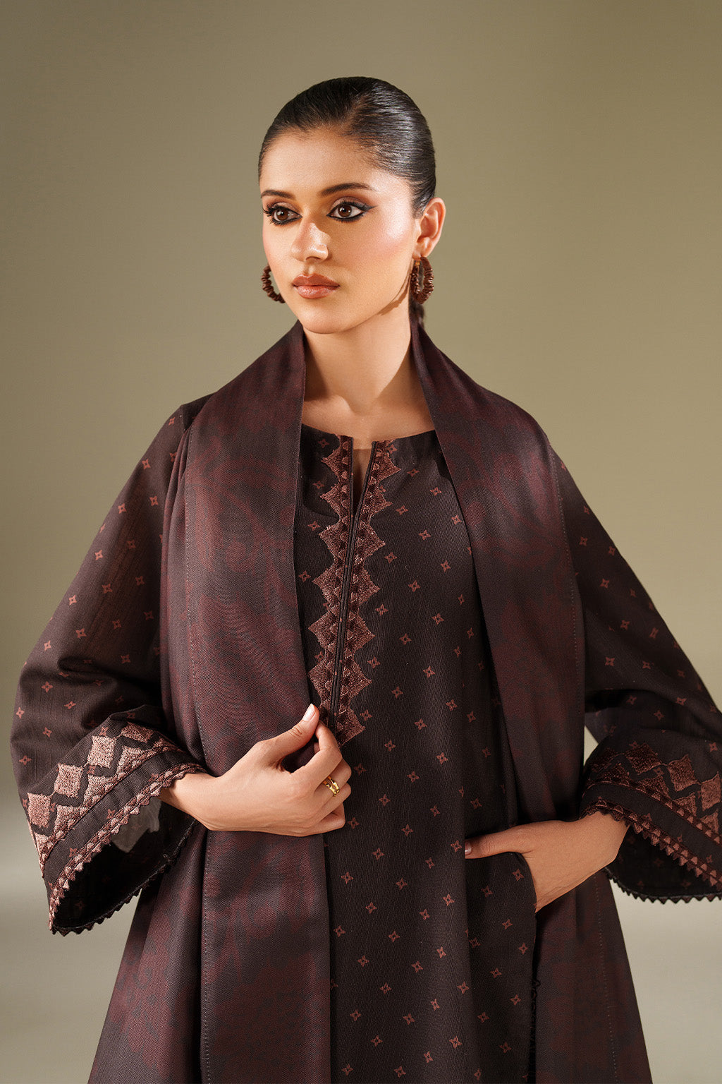 Iznik | Winter Chapter 25 | UE-559 Printed Khaddar