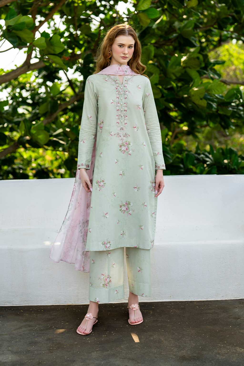 Iznik | lawn 26 | UE-487