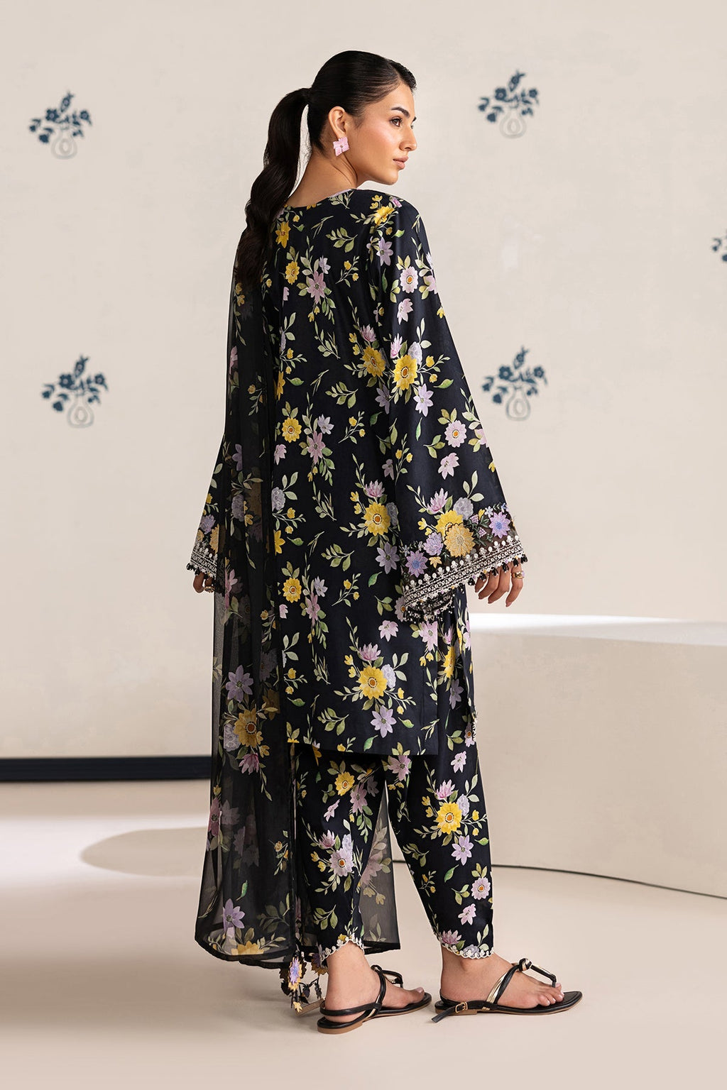 Baroque | Embroidered Lawn | SF-4465