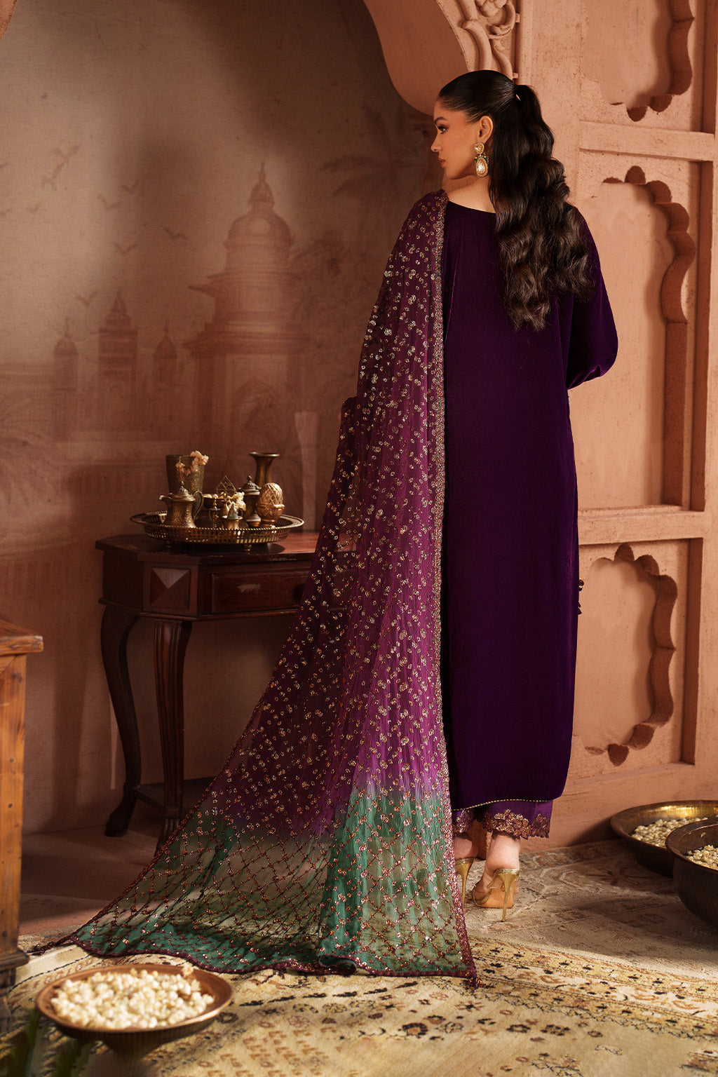 Iznik | Velvet 25 | IV-57 Embroidered Velvet